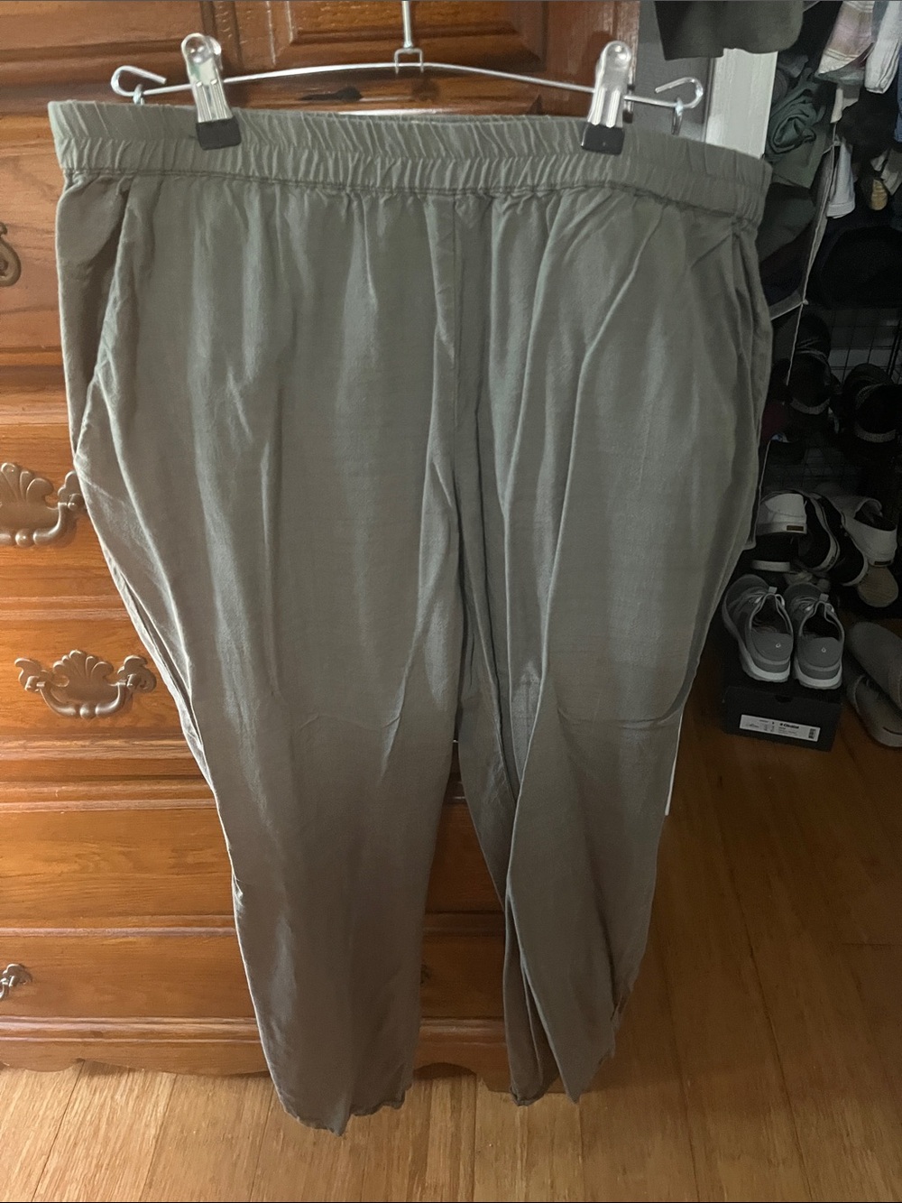 Marine Layer Women's Cropped Elastic-Waist Pants in Olive Gray